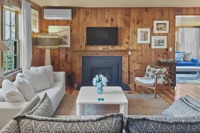 Image de Blue Sky Retreat – Cozy, Central & Walk to Beach