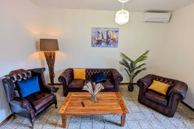 Image de Cozy 2-bedroom apartment with WiFi, Ac in brilliant Nice