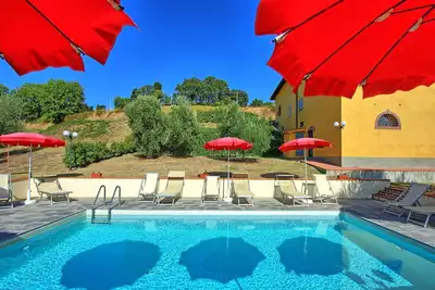 Image de Appartement dans une maison de vacances avec piscine, climatisation, Wifi, Tv, vue panoramique