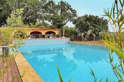 Image de Superbe maison à Issirac avec WiFi