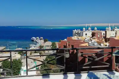Image de 3-Bed Sleeps 6 with Sea View & Free Parking