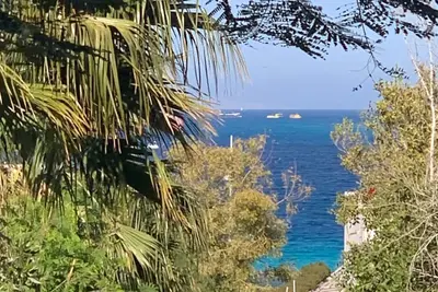 Image de Beachfront 3-Bed Sleeps 6 with Sea View