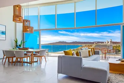 Image de Oceanfront luxury with amazing view, 4 pools, private beach, on-site spa, dining