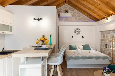 Image de Garçonnière prés de la plage Prozurska Luka, Mljet (As-22336-a)