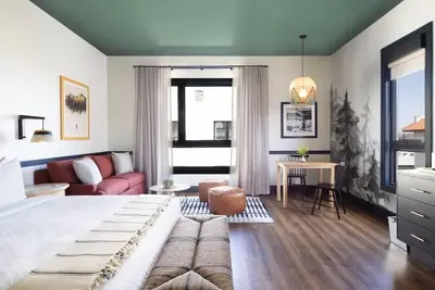 Image de Cozy Comfort in Merced's Main Street, Near Lake Yosemite, Pet-Friendly