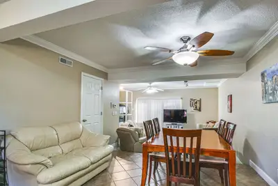 Image de St Ann Townhome < 1 Mi to International Airport!