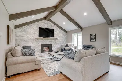 Image de Peaceful Longview Home w/ Pond, 6 Mi to Downtown!