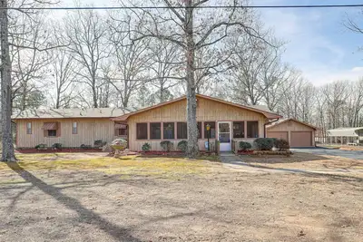 Image de Pet-Friendly Higden Getaway < 1 Mi to Marina!