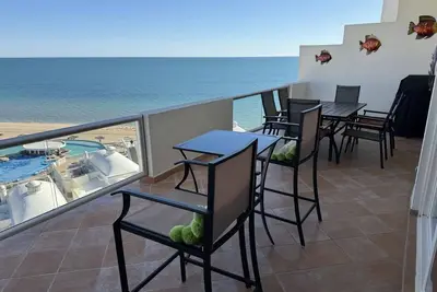 Image de Beachfront Oceanview 2 bed Large Balcony Water Slides Las Palmas Resort