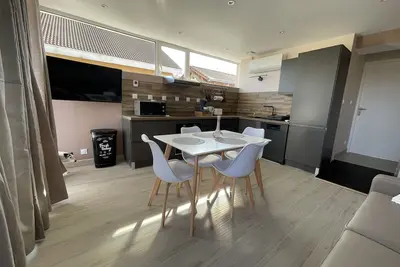 Image de Suite privative au pied des montagnes isere