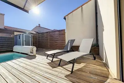 Image de Maison avec Piscine Privée, Clim, Proche Plages - 6 Couchages