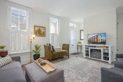 Image de 30+ Day 3br Home One Blk off Historic Main St. Galena w/Pking and W/D