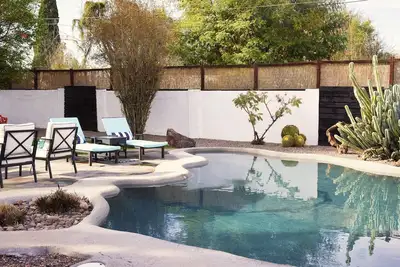 Image de Art & Music-Inspired Getaway with Heated Pool + Lush Yard in Central Phx