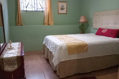 Image de 2-bedroom apartment in delightful Cross Keys with WiFi. Best climate in Jamaica.