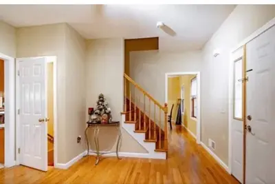 Image de Cozy, Spacious and Quiet  2-bedroom house with Central Ac, WiFi and fitness room