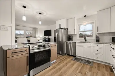 Image de Spacious 5-Br House w/ WiFi, Theater, Laundry, Fully Stocked Kitchen, & Patio