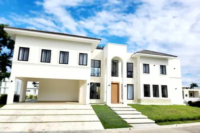 Image de Luxurious 4-bedroom Villa with pool, Bbq, Billiards, yoga room/massage table