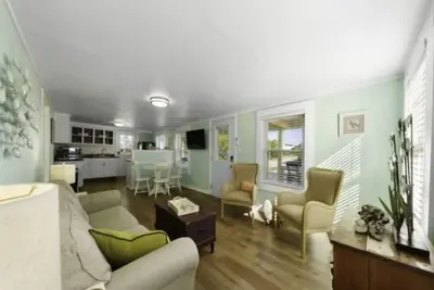 Image de A Whelk on the Beach-Lower by RedAwning