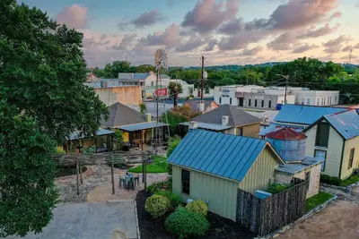 Image de Wine Key w/personal hot tub & fireplace