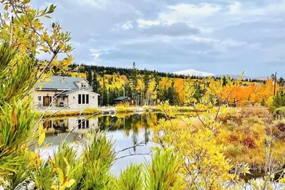 Image de Reel Mountain Getaway Stocked Private Fishing Pond