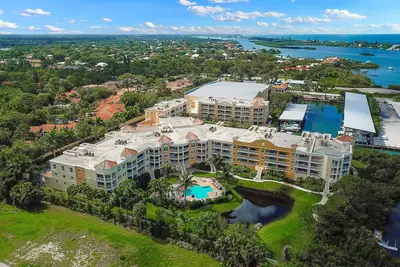 Image de Luxurious 3/2  Waterfront Retreat in Osprey, Fl!