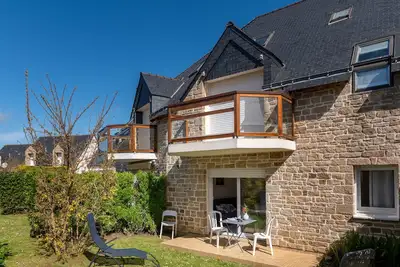 Image de Appartement 'Port Et Plages À Deux Pas' avec terrasse privée et jardin privé