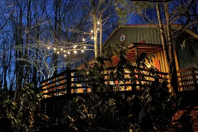 Image de Hygge Hideaway - \nQuiet Cabin On Top Of Mountain! Streams+Trails