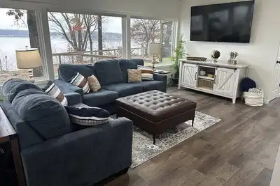 Image de Waterfront Family Getaway Duo Homes Sleeps 18 w/ Private Dock on Grand Lake