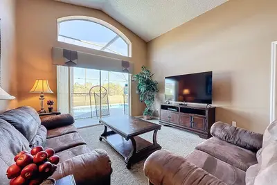 Image de Four Bed in Emerald Island Resort mins to Disney