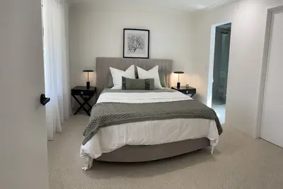 Image de Close to Freo & restaurants, close to beach. Tranquil yard with outdoor area.