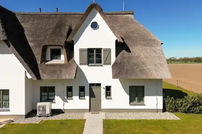 Image de Ferienhaus Lasse Thoressen - Inseldomizil Stolpe - Urlaub Unter Reet auf Usedom
