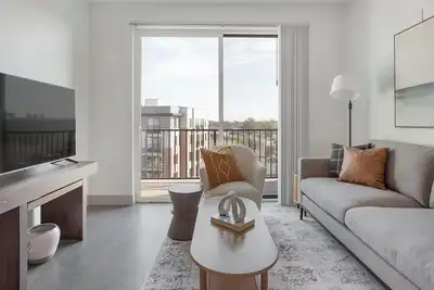 Image de Landing | Beautiful 2bd, Pool, Gym