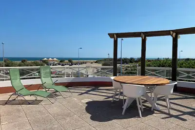 Image de Grand et lumineux T3 avec vue mer et terrasse roof top, plage à 2 minutes à pied