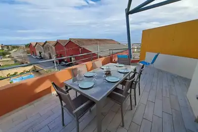 Image de Appartement 3 pièces climatisé avec terrasse à Marseillan, parking privé, proche des commodités