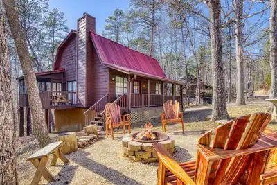 Image de Alpine Retreat -Hot Tub, Arcade, “Cozy Cabin Retreat in the Smokies!