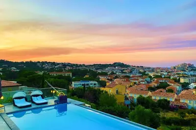 Image de Le Cinto Calvi : vue 360 magique, plage, montagnes, citadelle et piscine