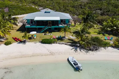 Image de Tranquil 4 bedroom Beachside Villa: Ultimate Privacy & Comfort.