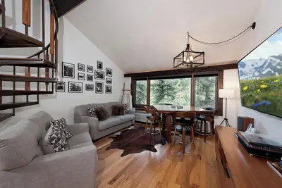 Image de The Alpine Line (#334) | Updated - 10min to Ski - A/C - Golf - Pool & Hot Tub