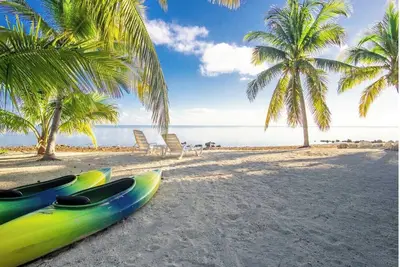 Image de The Nautilus on the Ocean in Grassy Key 4 bed 3 bath with private pool, Hot Tub and oceanfront, 2 kayaks included