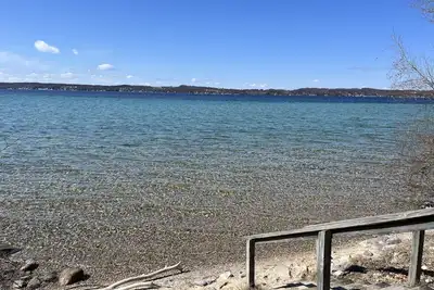 Image de Cozy cottage on beautiful Torch Lake.