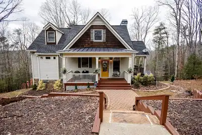 Image de Private home with resort amenities, pool table, firepit, & grill - dog-friendly