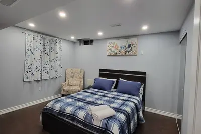 Image de Cheerful & Relaxing 2 Bedroom Apartment with 2 Queen beds, 5 mins from ThermeaSPA