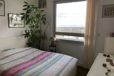 Image de Bel appartement- terrasse. Vue exceptionnelle  Paris à 15 mn train, tram, bus.