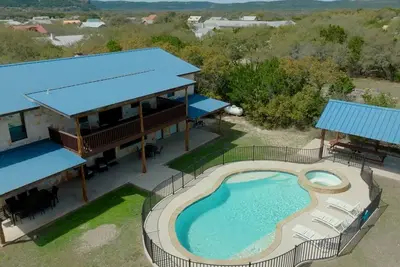 Image de Watering Hole/Near Golf Course Multi-Family/Free Frio @ Gravel Bar w/Concan Vip