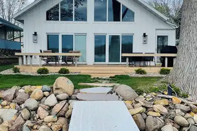 Image de “Chasing Lakeside Sunsets” Lake Francis - fishing, kayaks, paddle boat, lilly pad