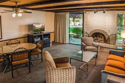 Image de Uptown Sedona  Arroyo Roble Resort Condo - creekside location.
