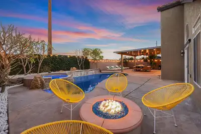 Image de Close to Coachella, Pool/Hot Tub, Games, Firepit