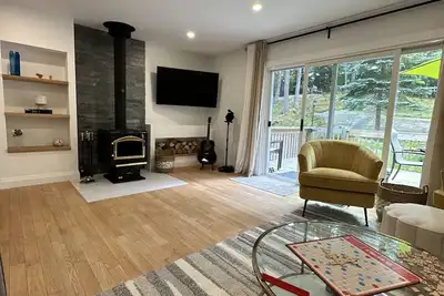 Image de 4br Cottage: Hot Tub, Sauna, Beach Access, Parks