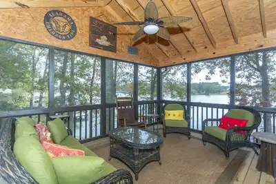 Image de Escape the city and enjoy quality time with family with a lakeview!