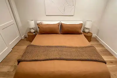 Image de Luxury 1br Malibu Bungalow on Pch steps from Beach w/ Free private parking!